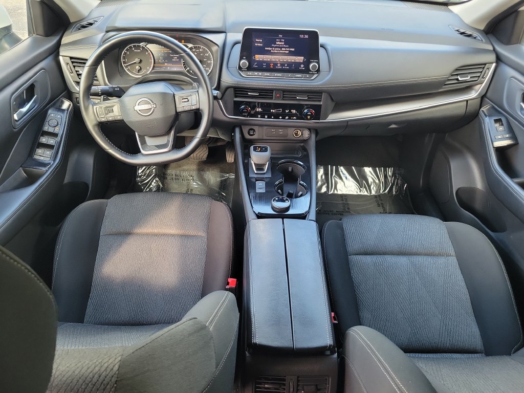 Used 2025 Nissan Rogue SV AWD/4WD image 16
