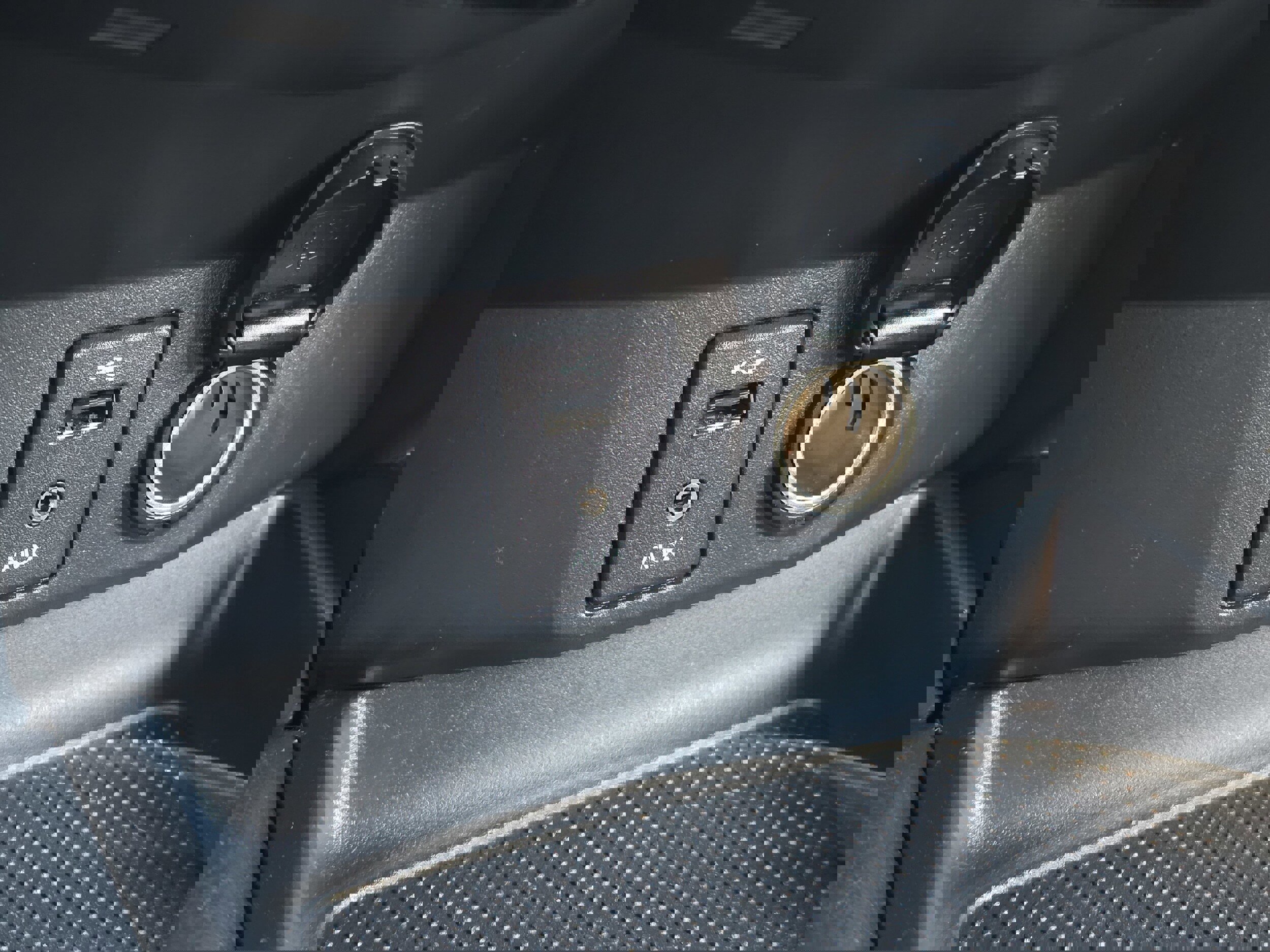 Used 2015 Nissan Rogue SV image 15