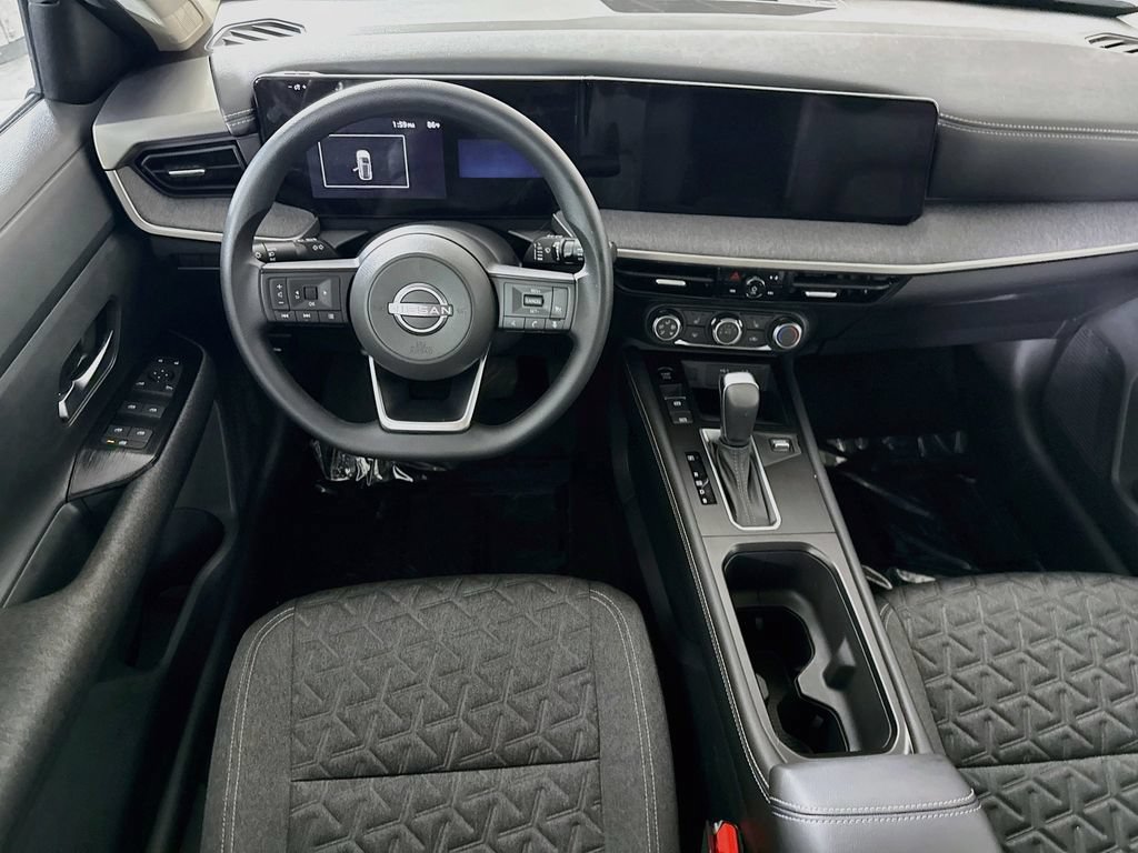 Certified 2025 Nissan Kicks SV w/ SV Premium Package AWD/4WD image 4