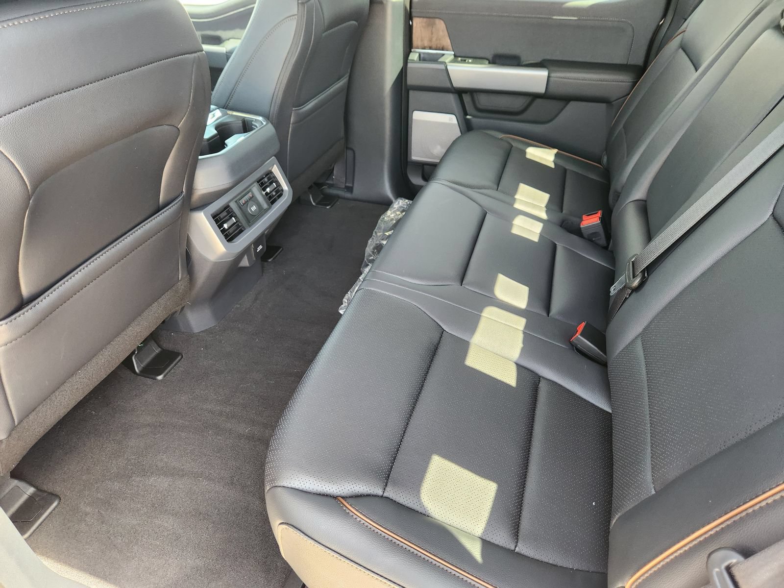 New 2027 Ford F250 Lariat w/ Lariat Premium Package AWD/4WD image 26