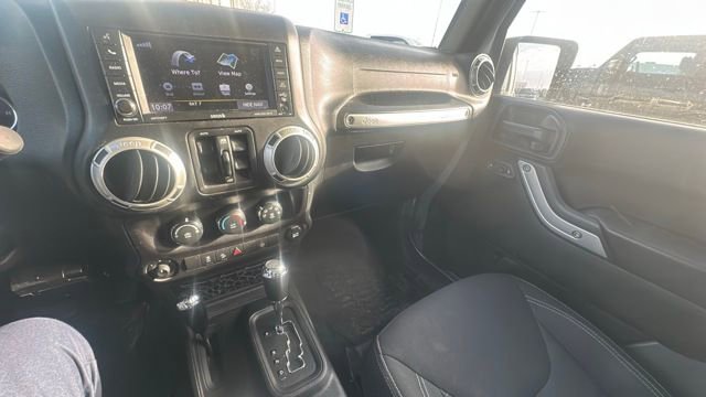 Used 2017 Jeep Wrangler Unlimited Sahara image 2