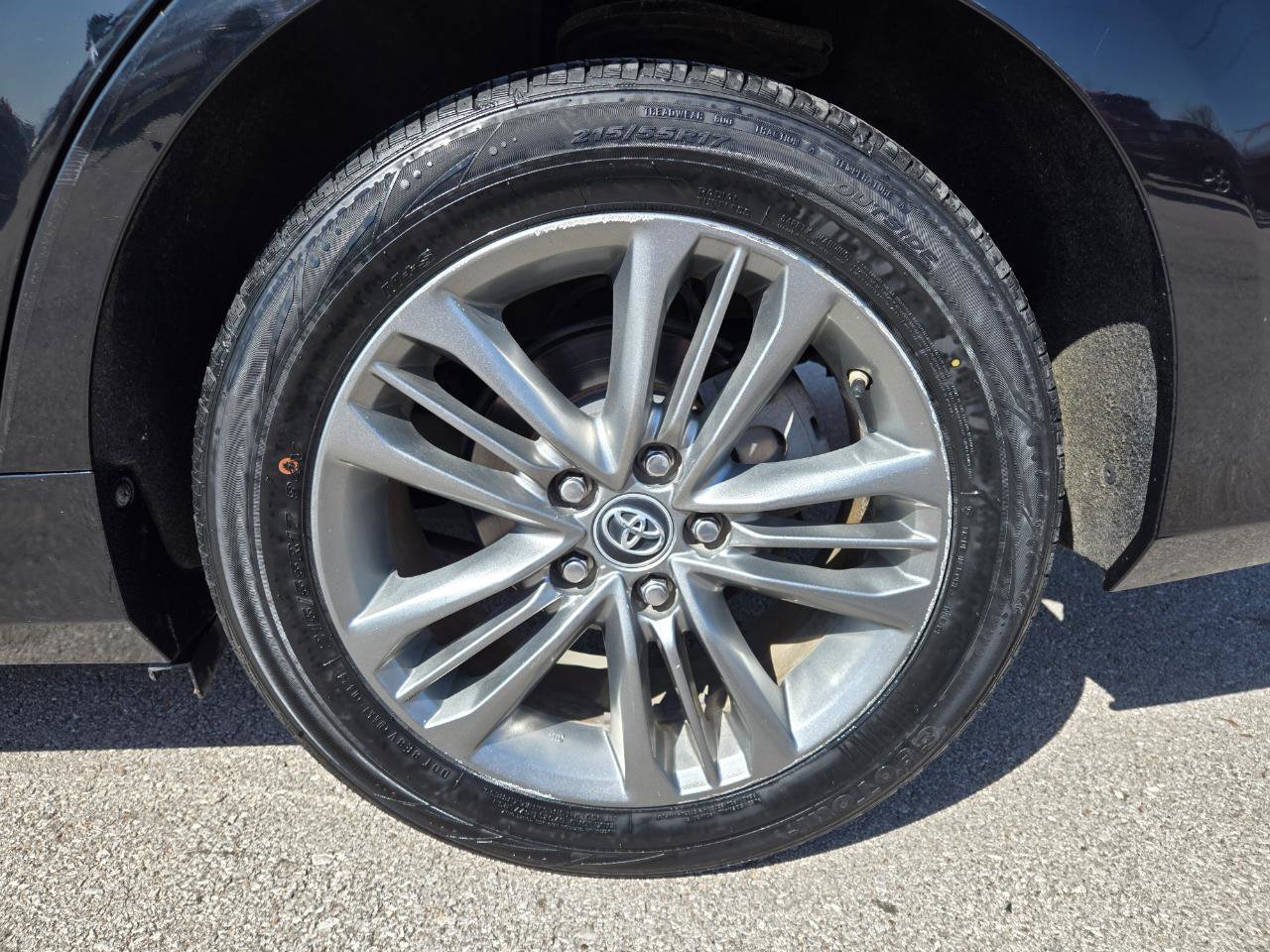 Used 2017 Toyota Camry SE FWD image 9