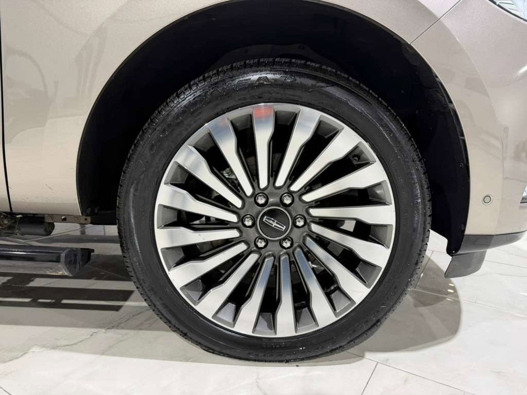 Used 2019 Lincoln Navigator L Reserve w/ Cargo Package image 25