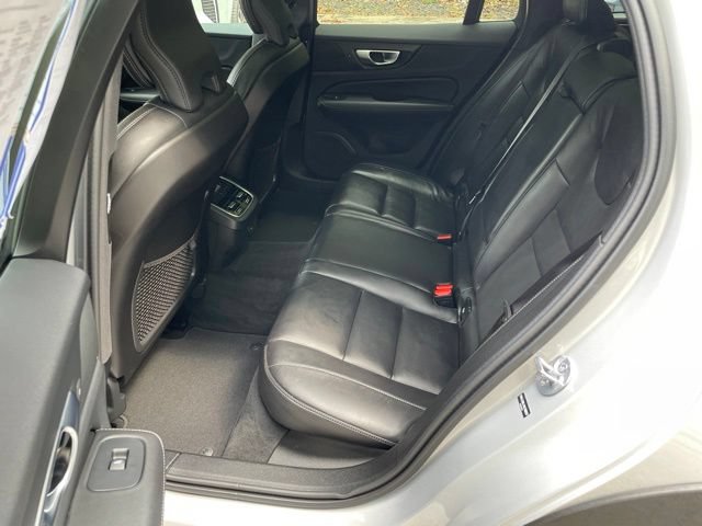 Certified 2025 Volvo V60 B5 Cross Country Ultra AWD/4WD image 12