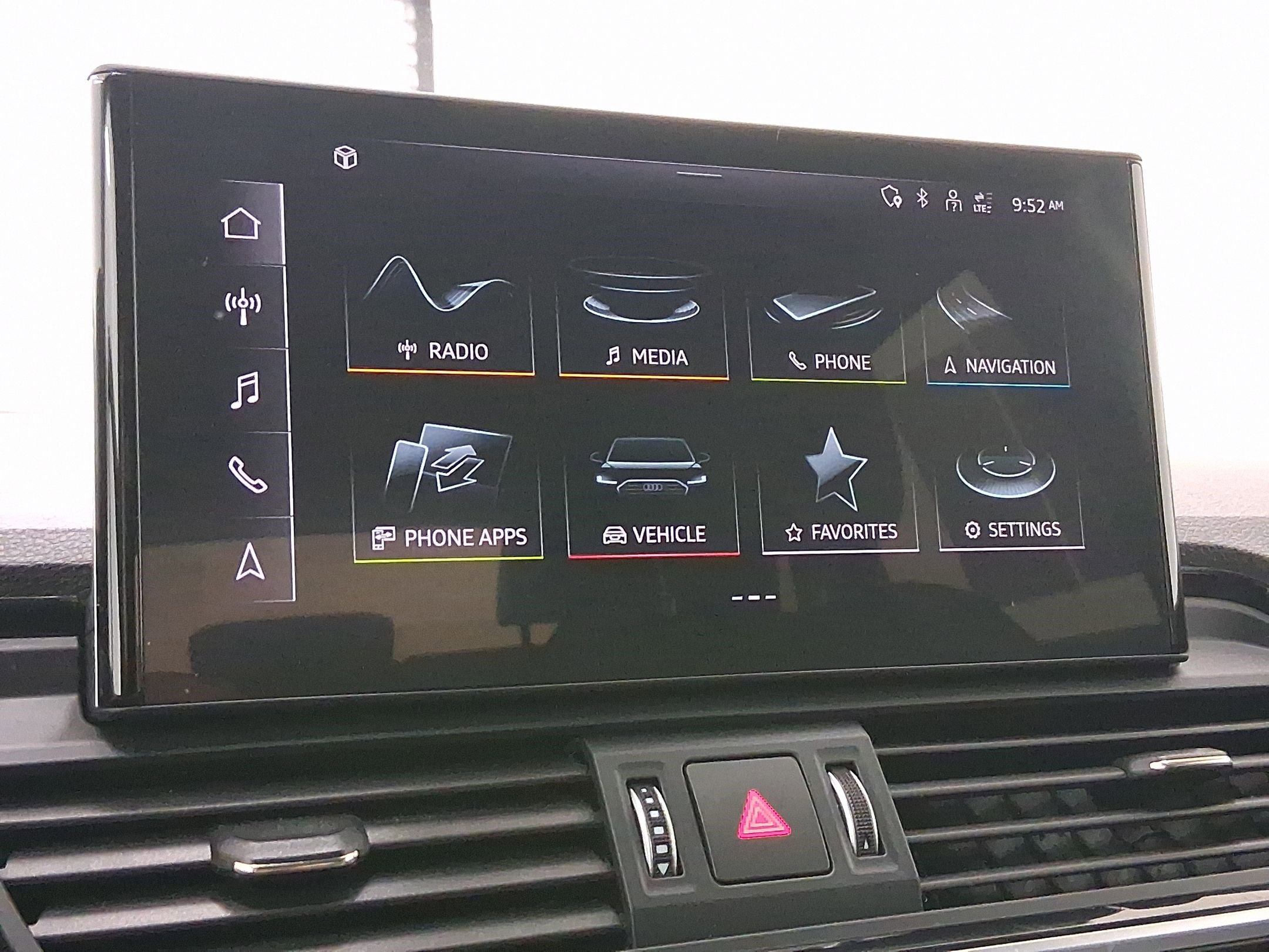 Used 2022 Audi Q5 e Premium w/ Convenience Package image 22