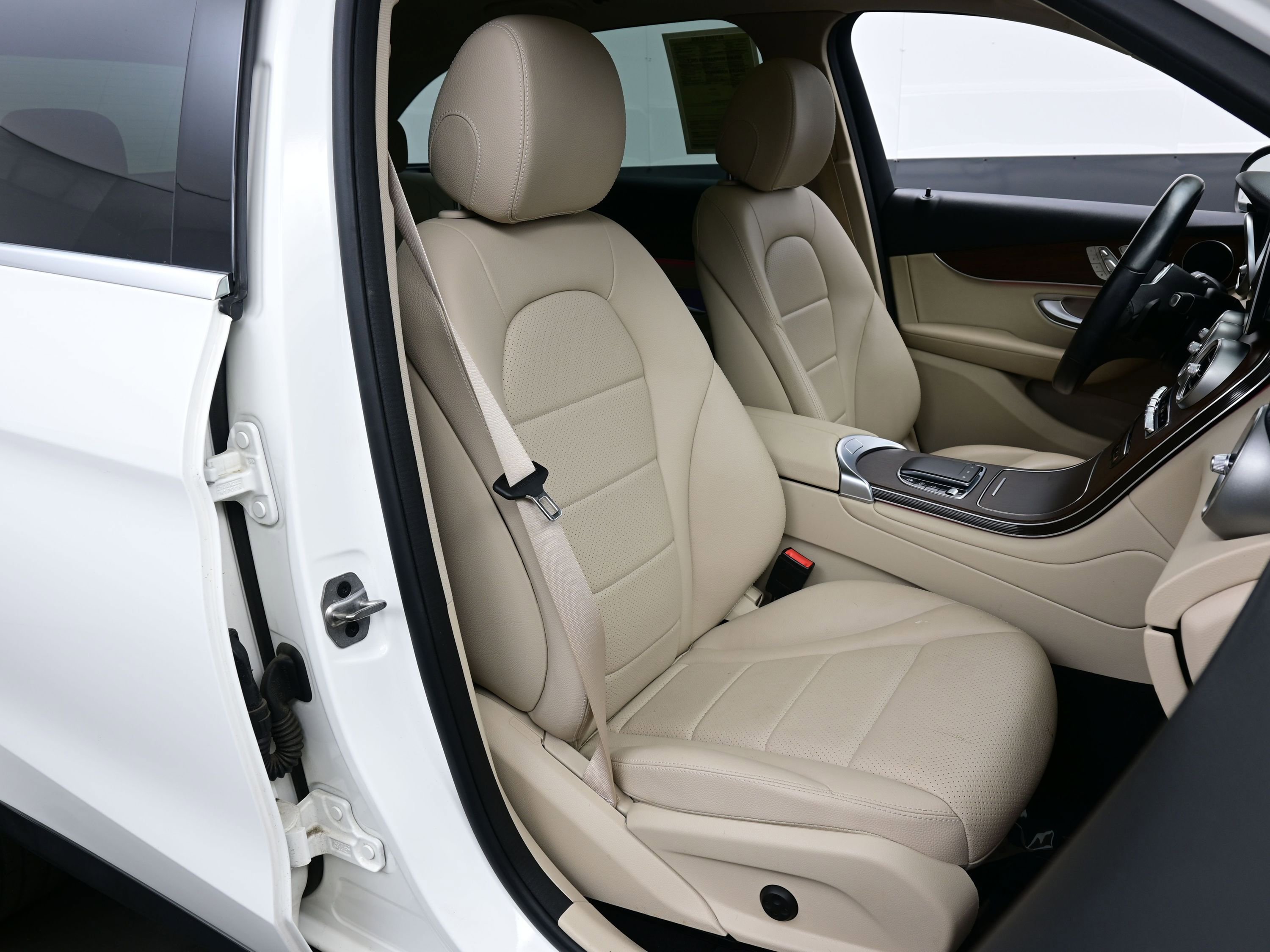 Used 2022 Mercedes-Benz GLC 300 4MATIC image 14