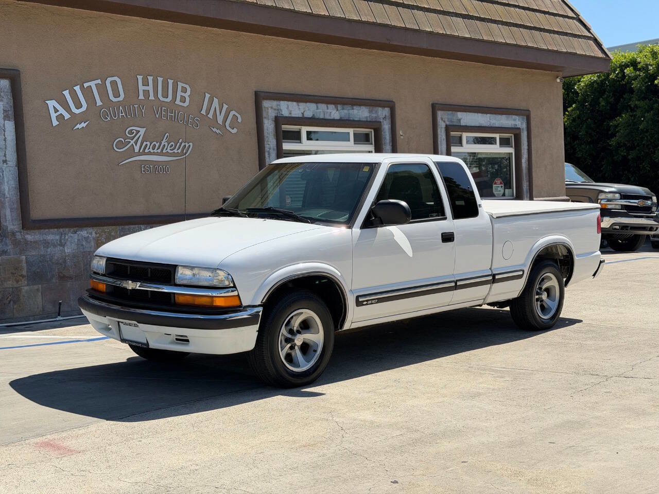 Used 2000 Chevrolet S10 Pickup LS w/ Preferred Equipment Group RWD image 1