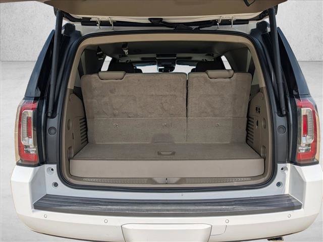 Used 2017 GMC Yukon SLT w/ Premium Edition image 6