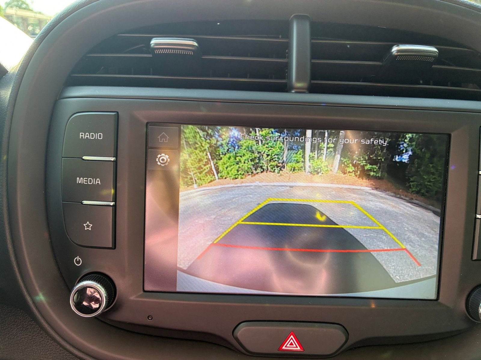 Used 2025 Kia Soul LX w/ LX Technology Package FWD image 33