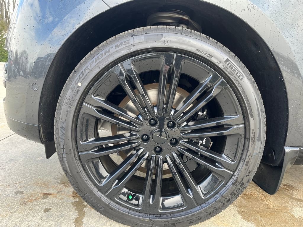 New 2026 Land Rover Range Rover Long Wheelbase SE image 21