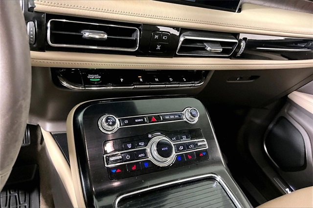 Used 2021 Lincoln Nautilus Reserve w/ Equipment Group 201A image 15