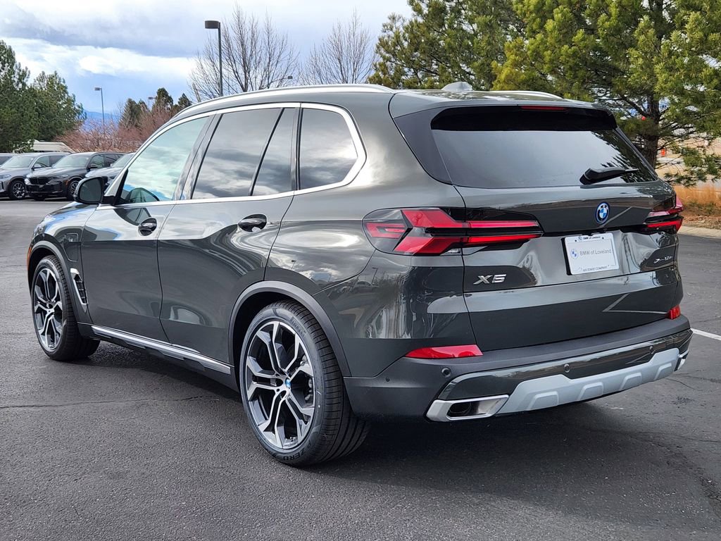 New 2026 BMW X5 xDrive50e w/ Climate Comfort Package AWD/4WD image 3