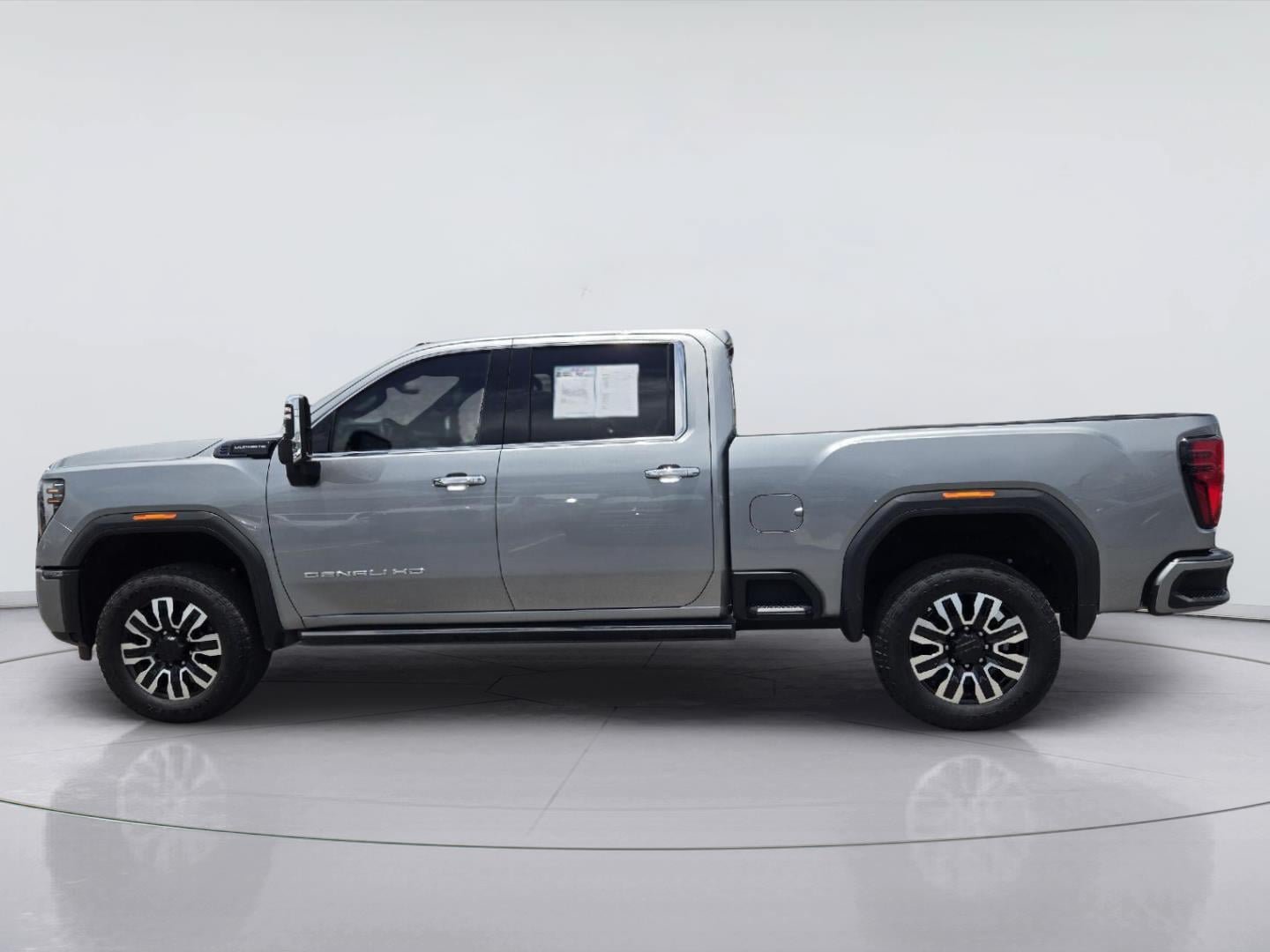 Used 2025 GMC Sierra 2500 Denali Ultimate w/ Max Trailering Package AWD/4WD image 5