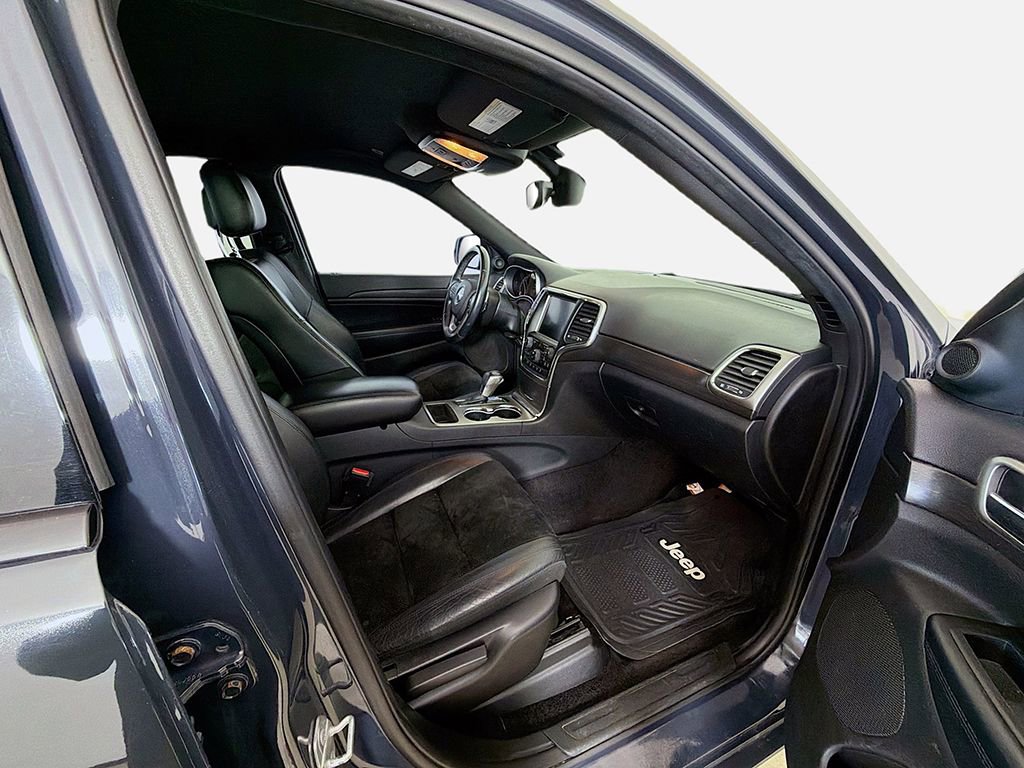 Used 2017 Jeep Grand Cherokee Altitude image 18