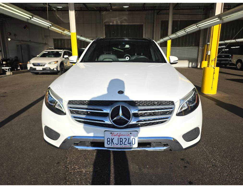 Used 2019 Mercedes-Benz GLC 350e 4MATIC w/ Premium Package image 2