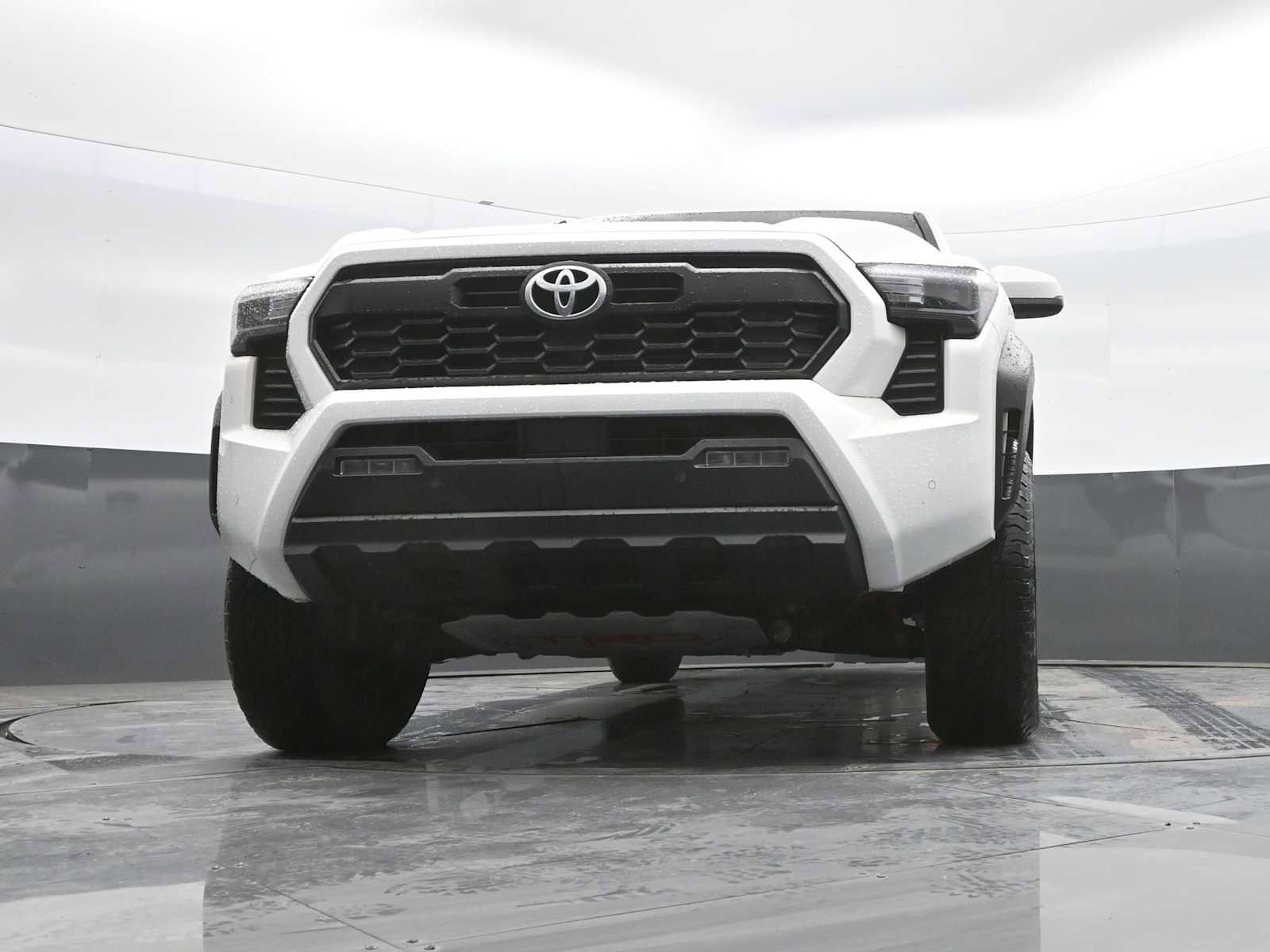 Used 2024 Toyota Tacoma TRD Off-Road w/ TRD Off Road Upgrade Package AWD/4WD image 8