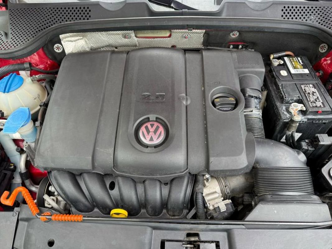 Used 2013 Volkswagen Beetle 2.5 FWD image 33