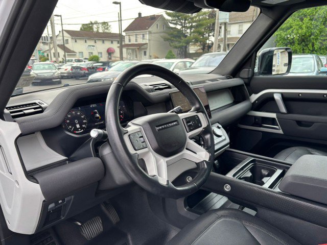 Used 2022 Land Rover Defender 110 X-Dynamic SE image 10
