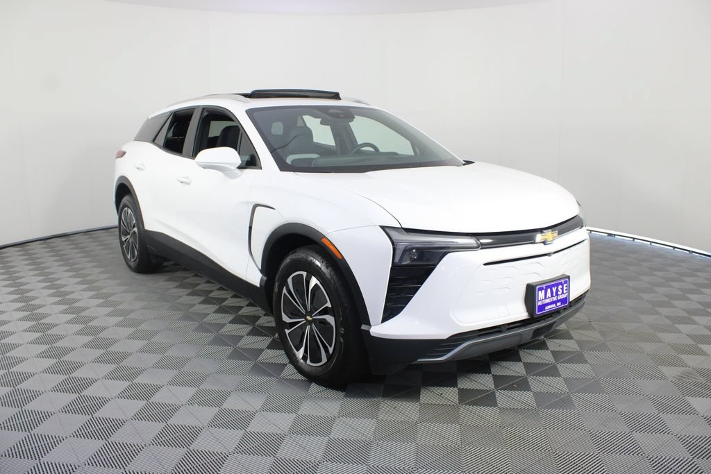 Used 2024 Chevrolet Blazer EV LT AWD/4WD image 27