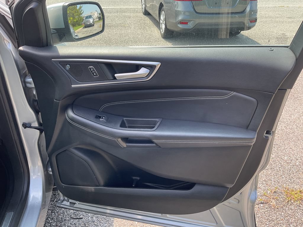 Used 2022 Ford Edge Titanium AWD/4WD image 23