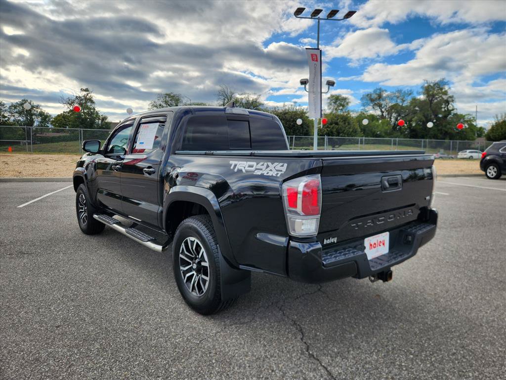 Used 2020 Toyota Tacoma TRD Sport w/ TRD Premium Sport Package AWD/4WD image 7