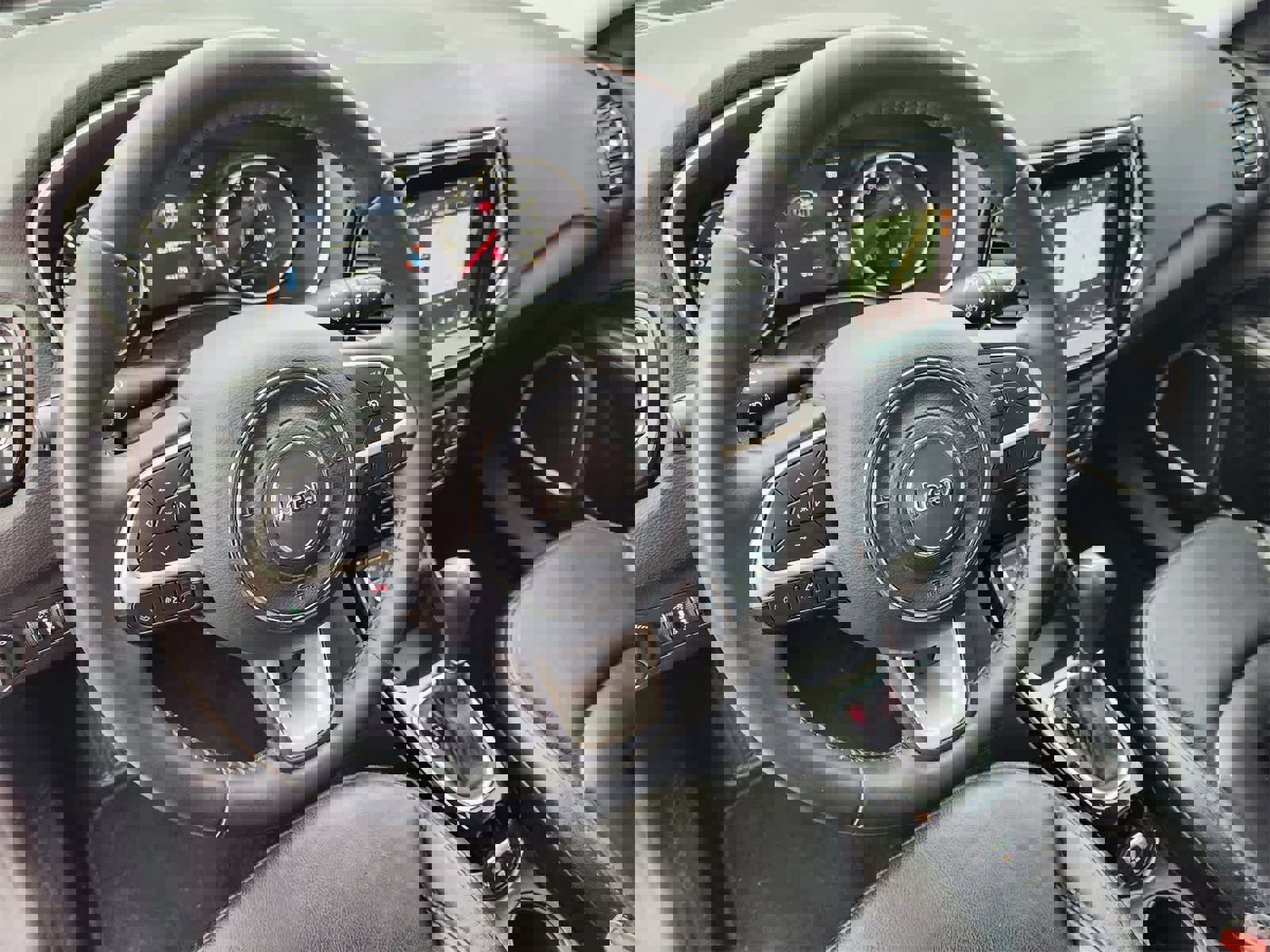 Used 2018 Jeep Compass Altitude w/ Popular Equipment Group image 2