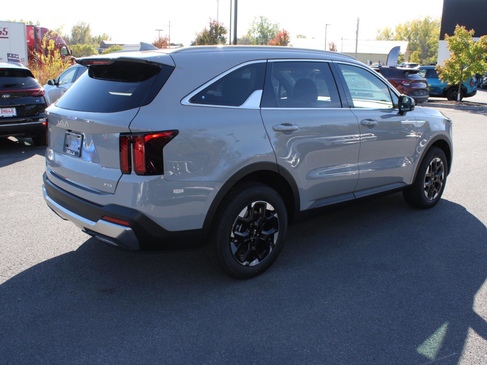 New 2026 Kia Sorento S image 4