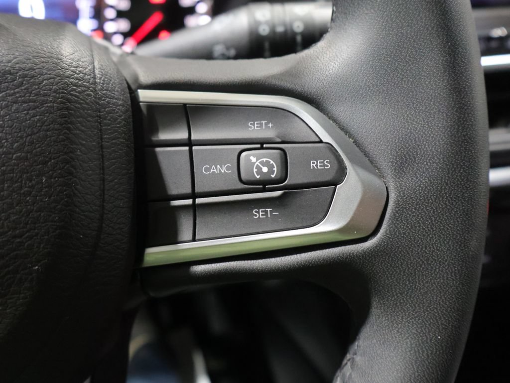 Certified 2023 Jeep Compass Latitude AWD/4WD image 37