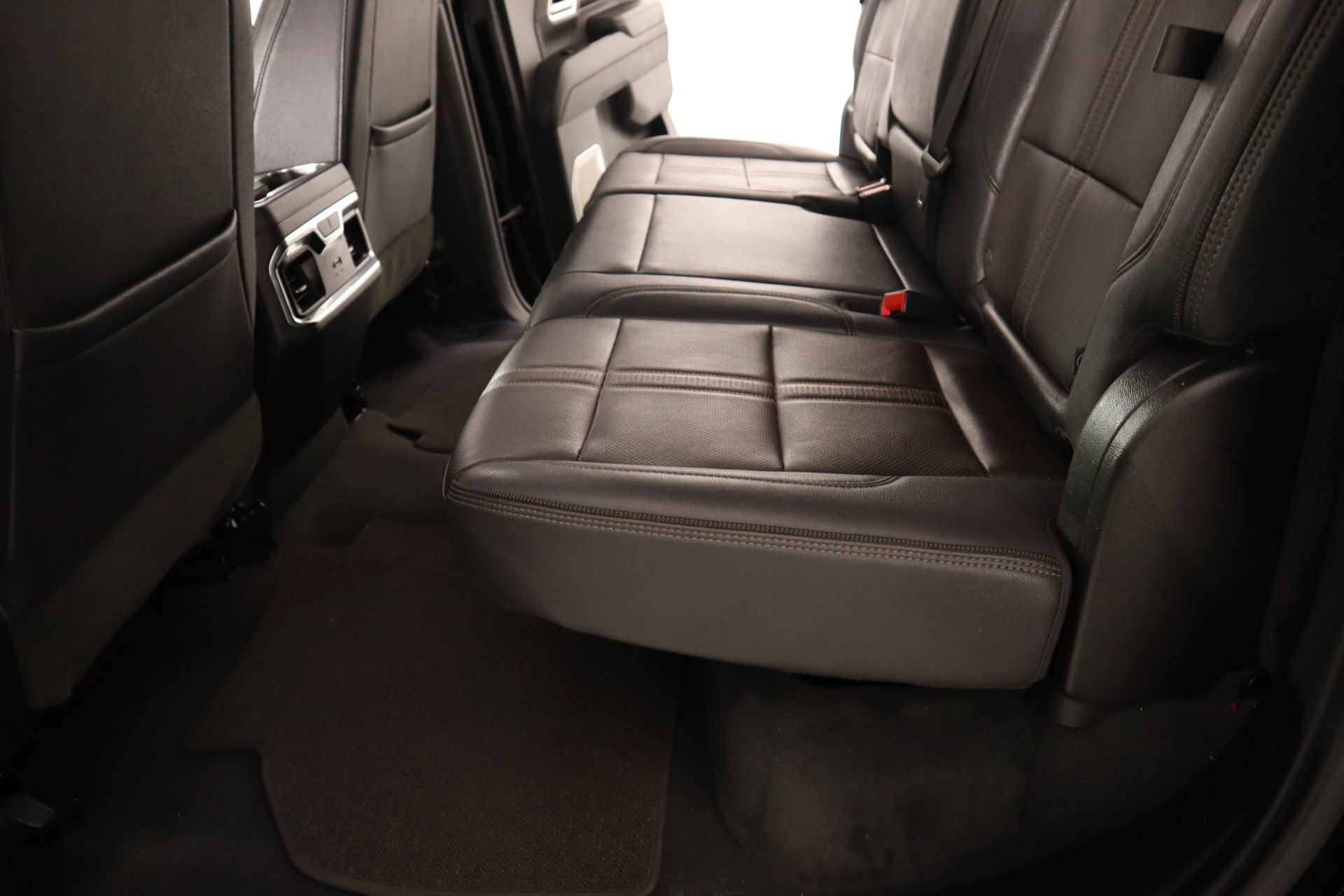 Used 2024 Chevrolet Silverado 2500 High Country w/ Technology Package image 12