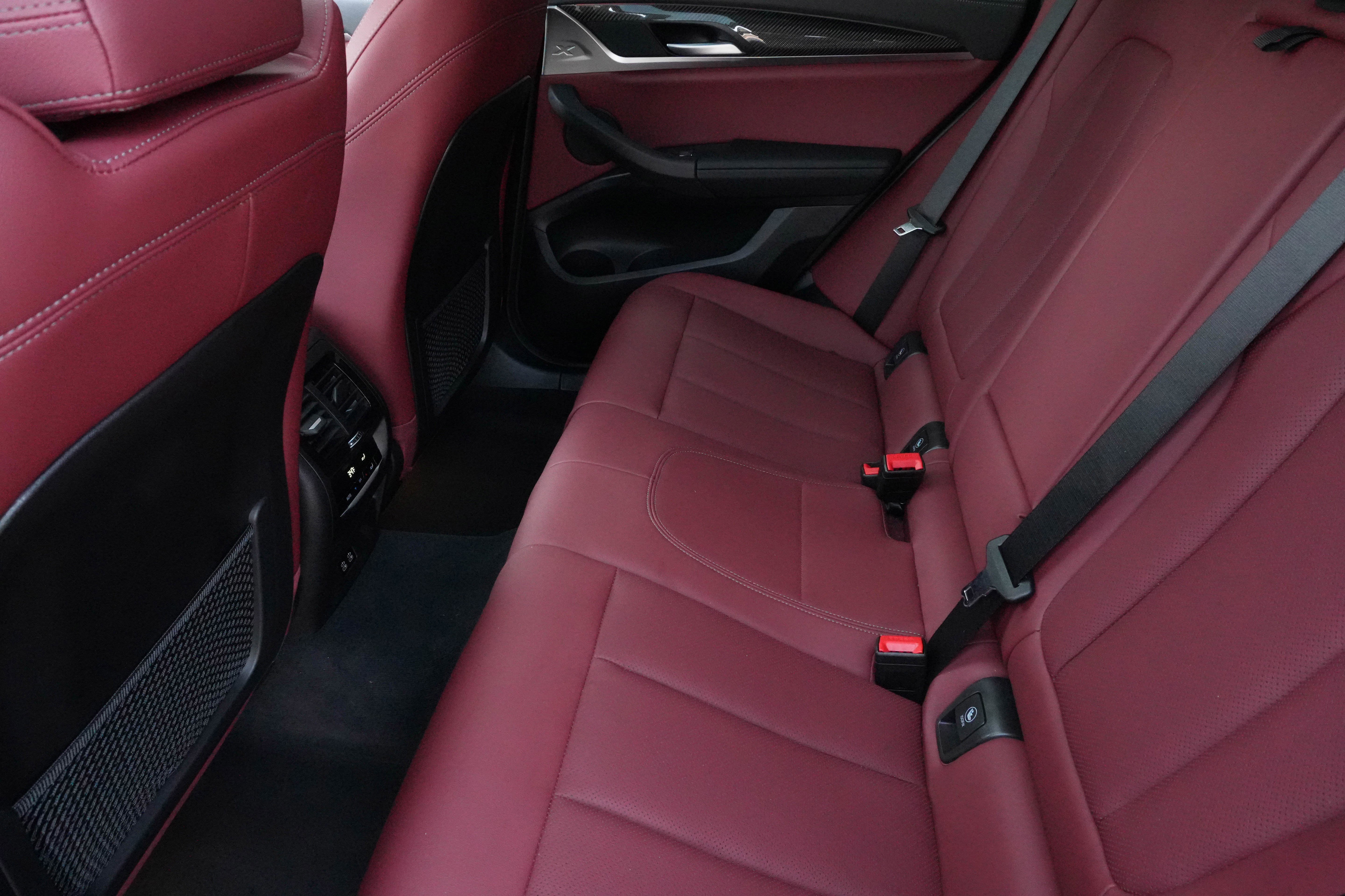 Certified 2024 BMW X4 M40i w/ Premium Package image 36