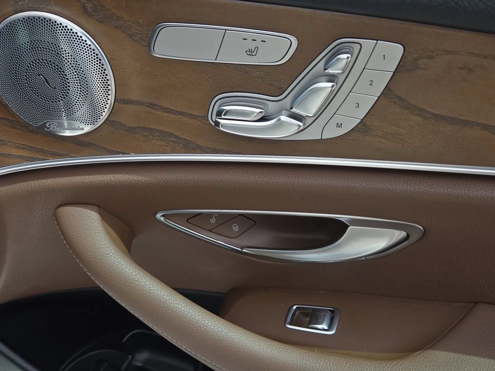 Used 2018 Mercedes-Benz E 300 image 32