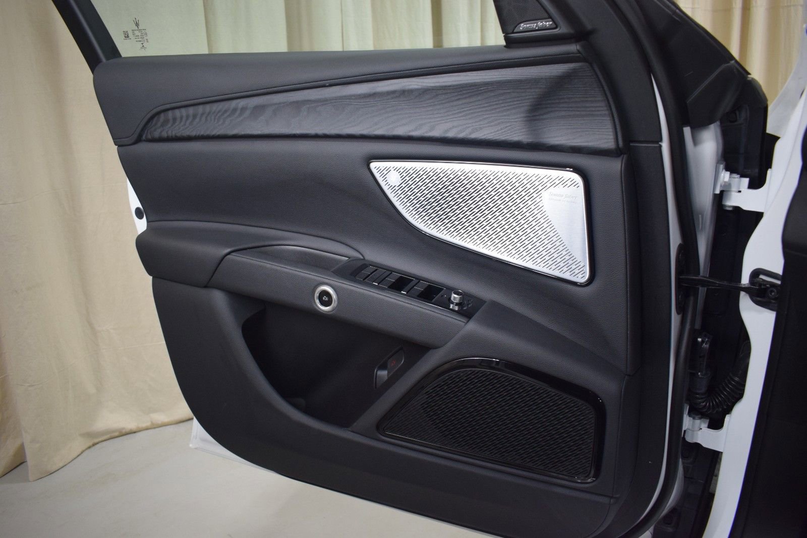 Used 2023 Maserati Grecale Modena image 37