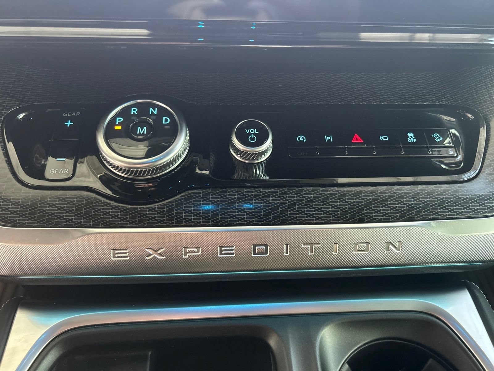 New 2026 Ford Expedition Platinum w/ Stealth Performance Package AWD/4WD image 29