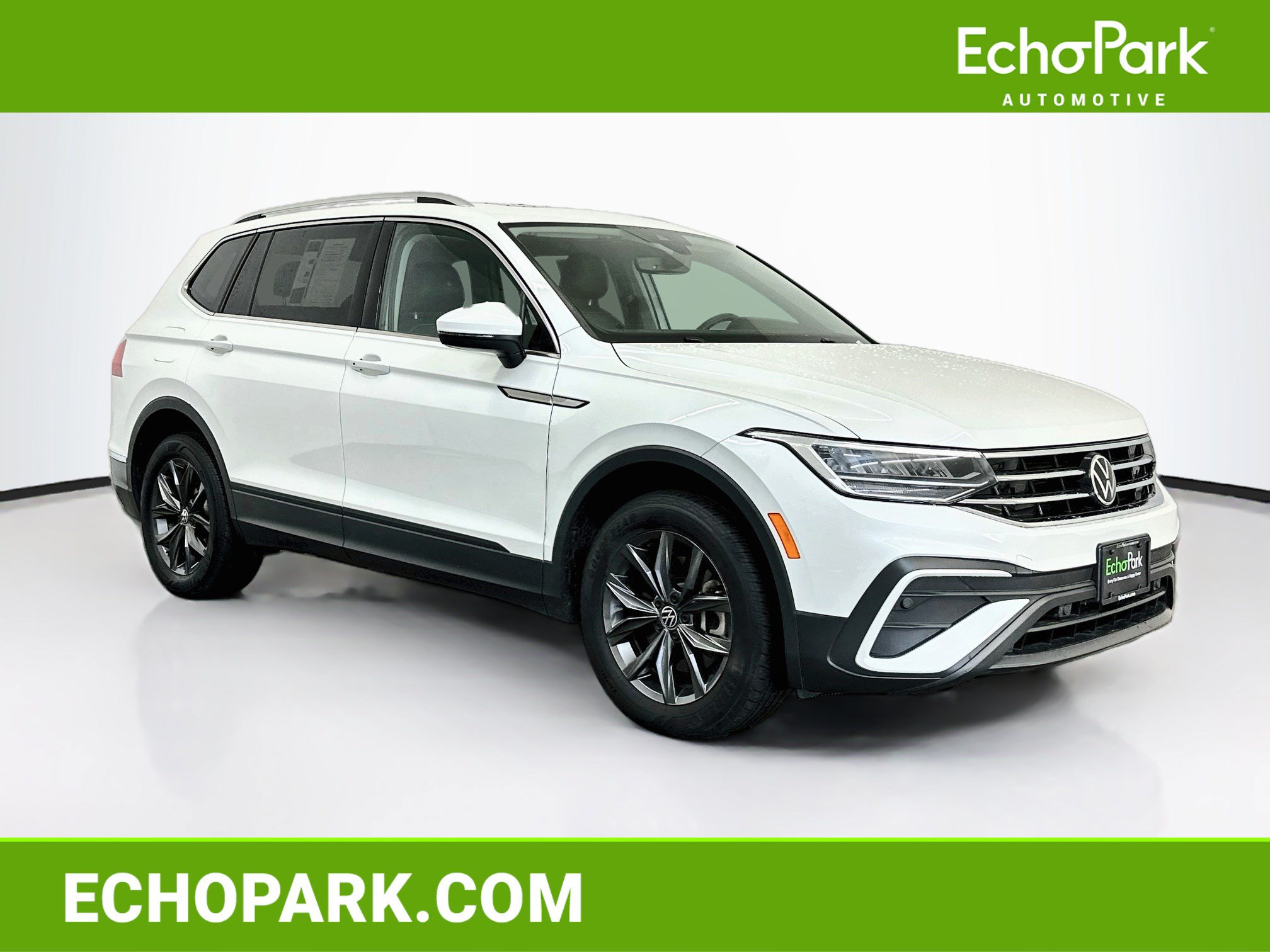 Used 2023 Volkswagen Tiguan SE w/ Panoramic Sunroof Package AWD/4WD image 1