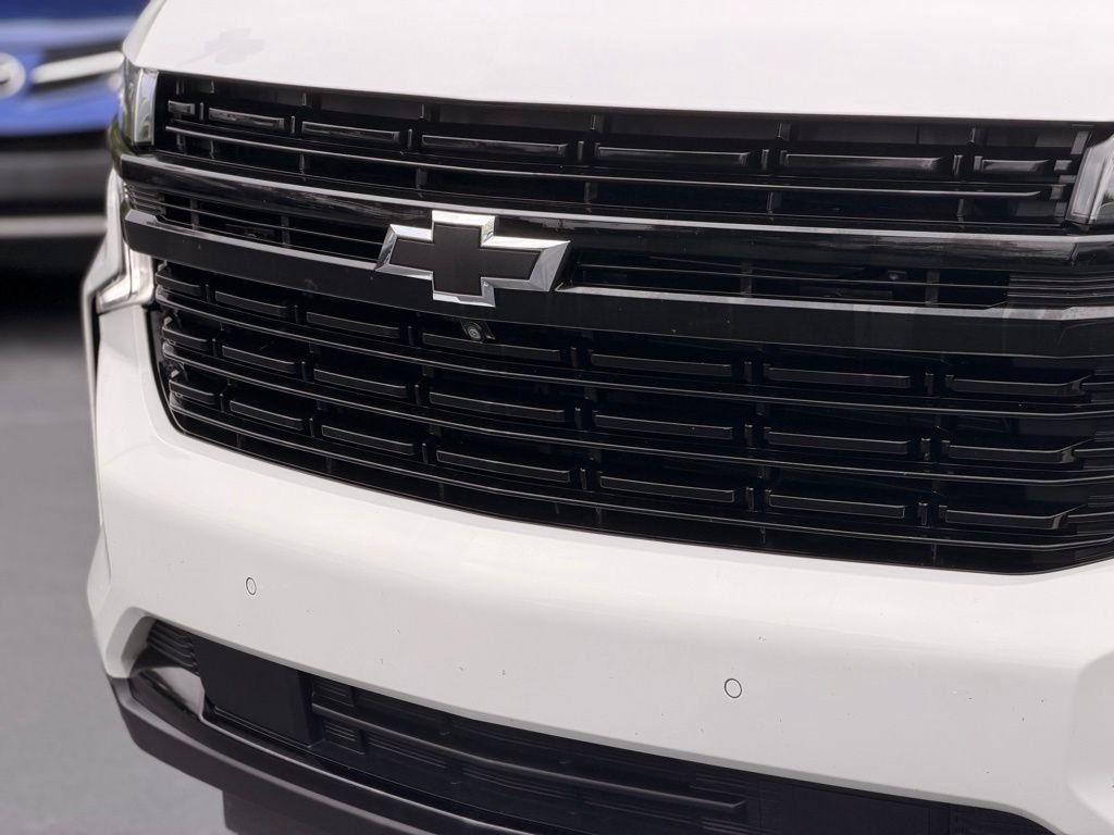 Used 2023 Chevrolet Suburban RST w/ Luxury Package AWD/4WD image 9