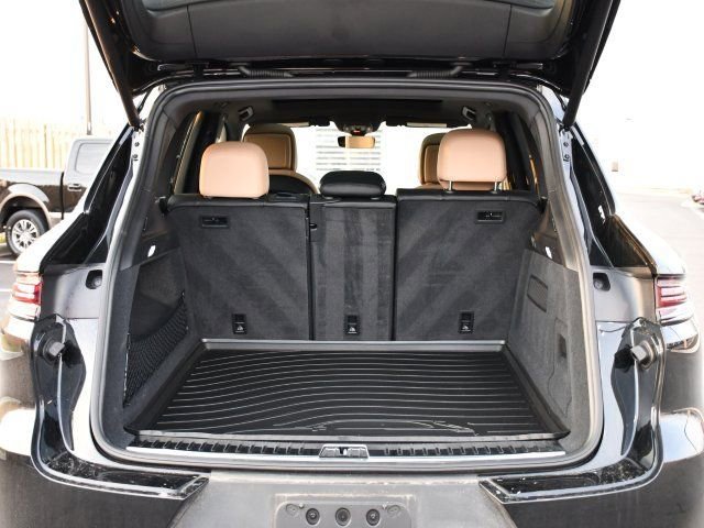 Used 2025 Porsche Cayenne image 28