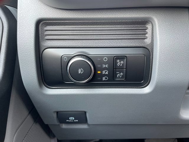New 2024 Ford F550 4x4 Regular Cab Super Duty image 19