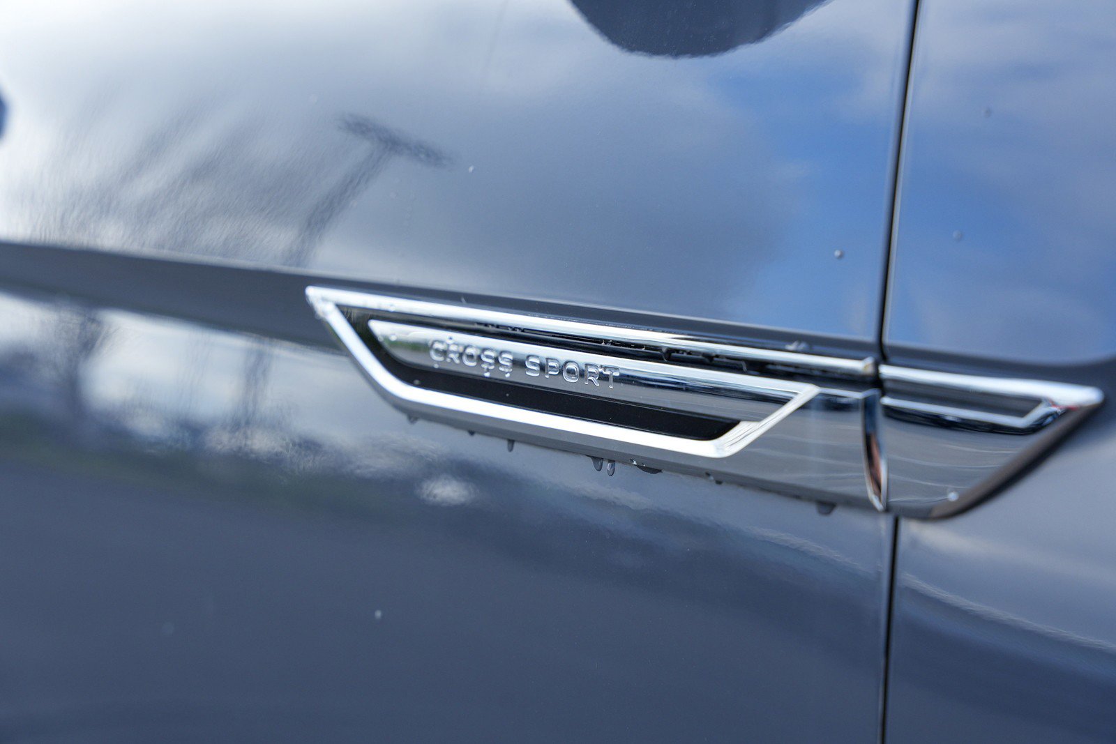 Used 2021 Volkswagen Atlas Cross Sport SEL Premium image 6