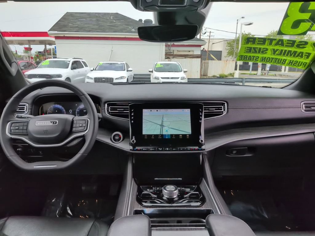 Used 2023 Jeep Wagoneer Series III w/ Preferred Equipment Group AWD/4WD image 14