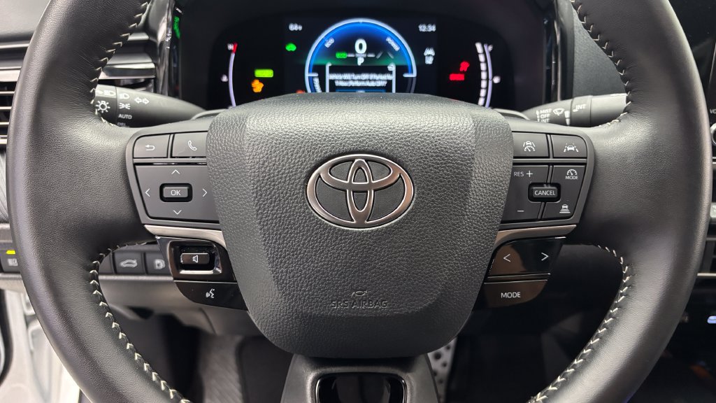 Used 2026 Toyota Camry SE FWD image 21