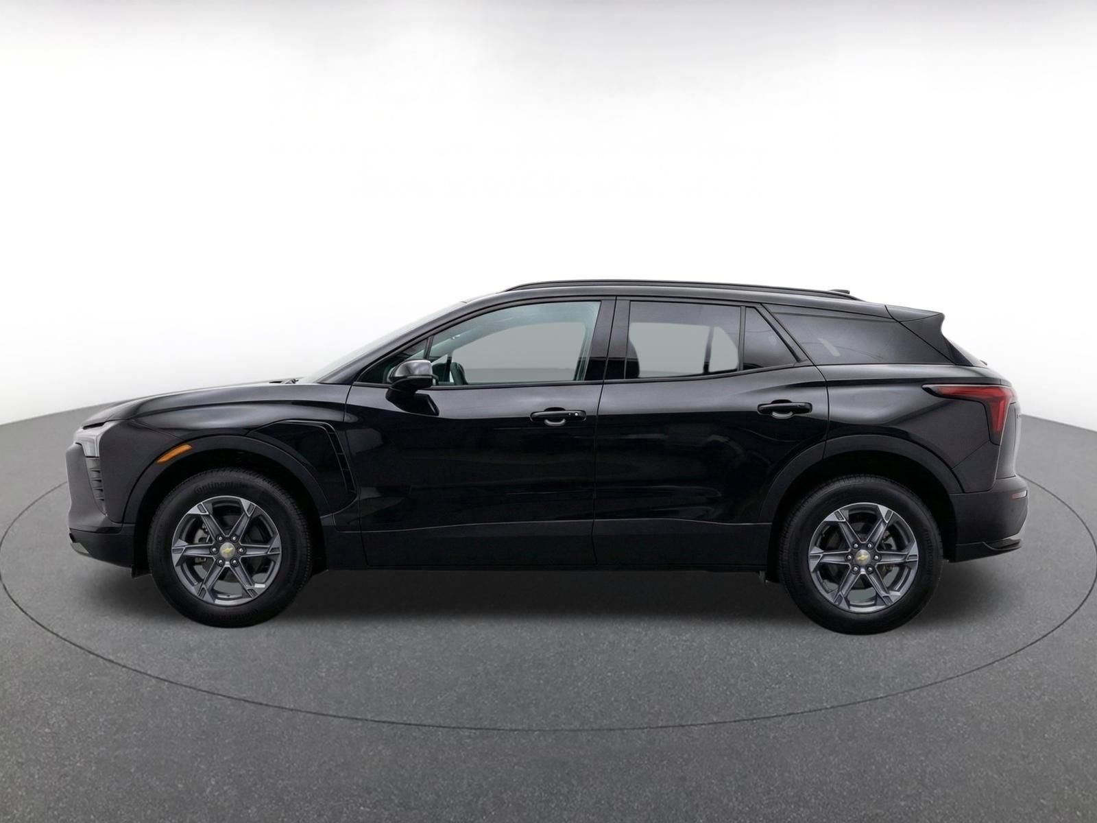 Used 2025 Chevrolet Blazer LT FWD image 4