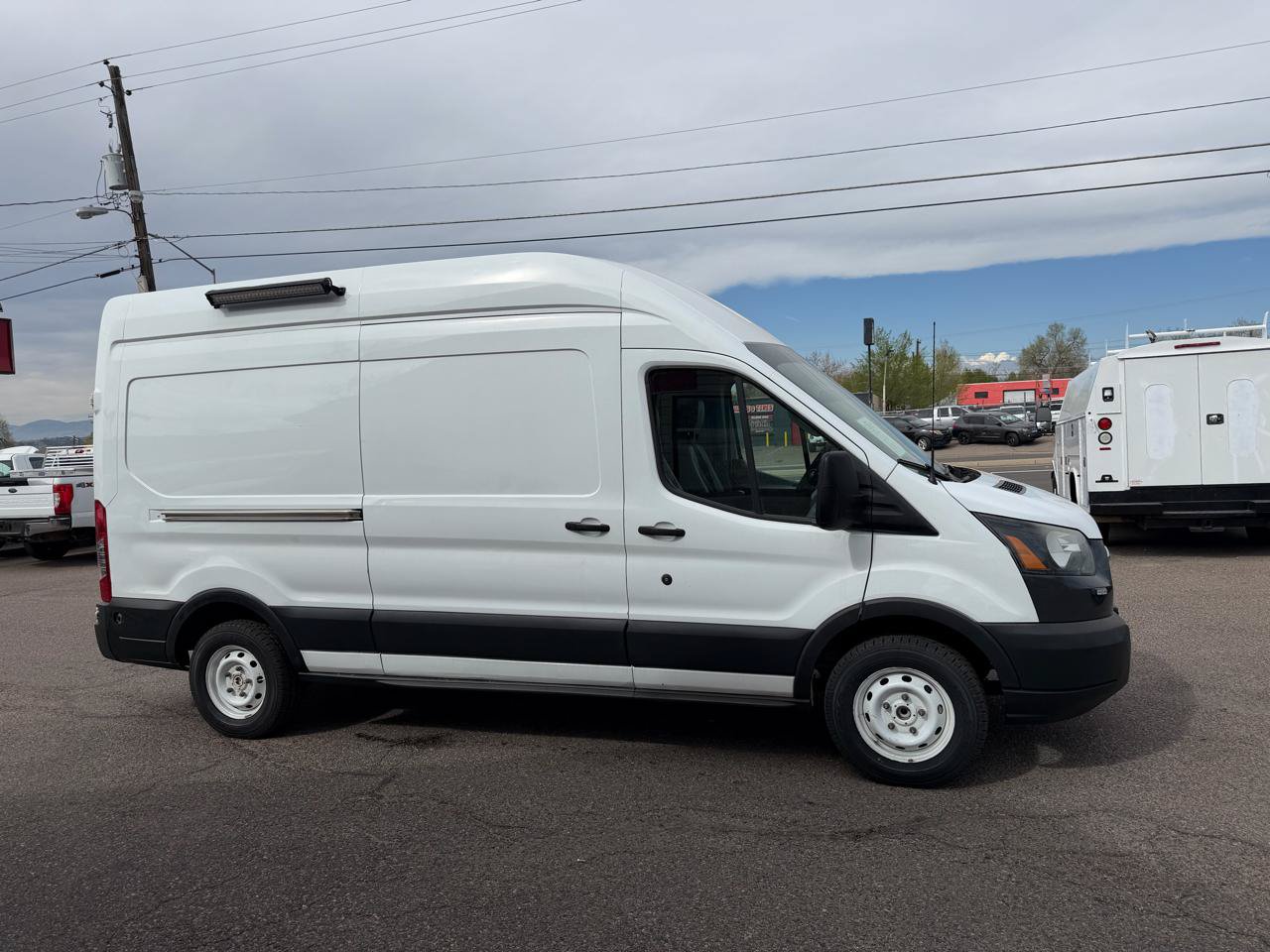 Used 2017 Ford Transit 250 148 High Roof RWD image 1