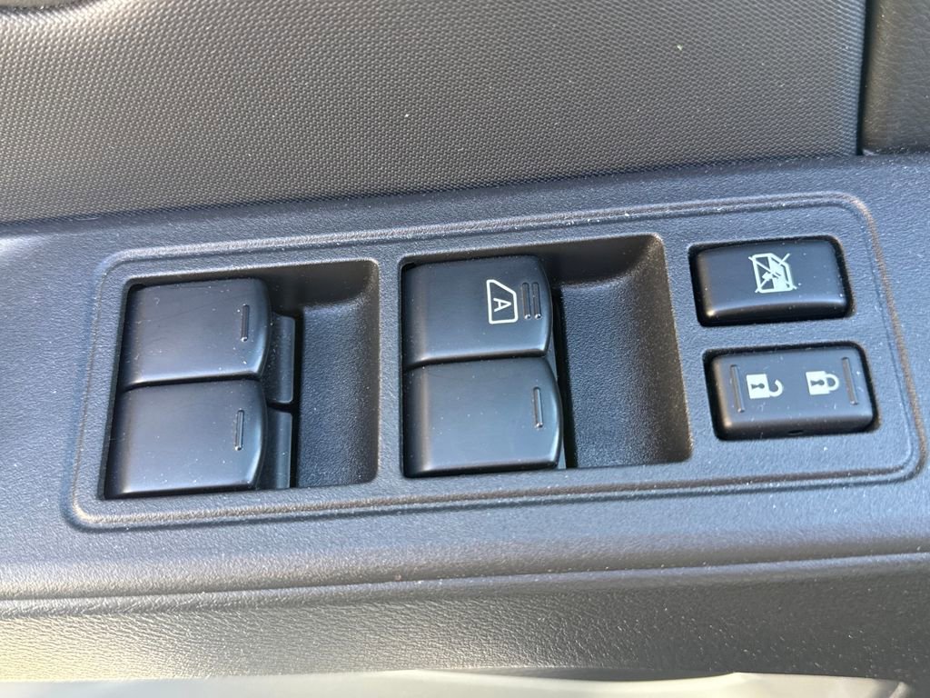 Used 2024 Nissan Frontier SV w/ SV Convenience Package image 15