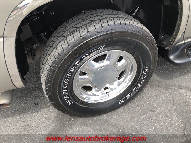 Used 2003 GMC Yukon XL SLT w/ 1SD Preferred Equipment Group AWD/4WD image 31