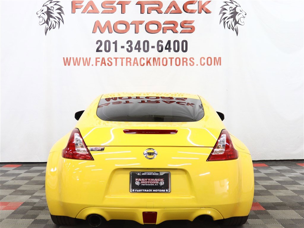 Used 2017 Nissan 370Z Coupe image 5