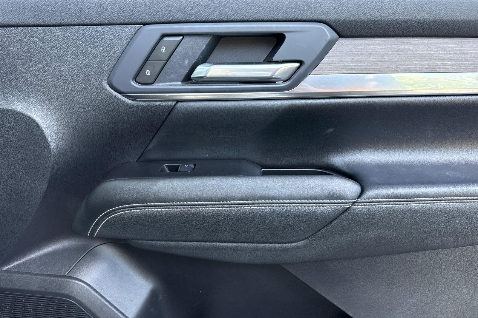 Used 2026 GMC Terrain Denali w/ LPO, Floor Liner Package AWD/4WD image 22