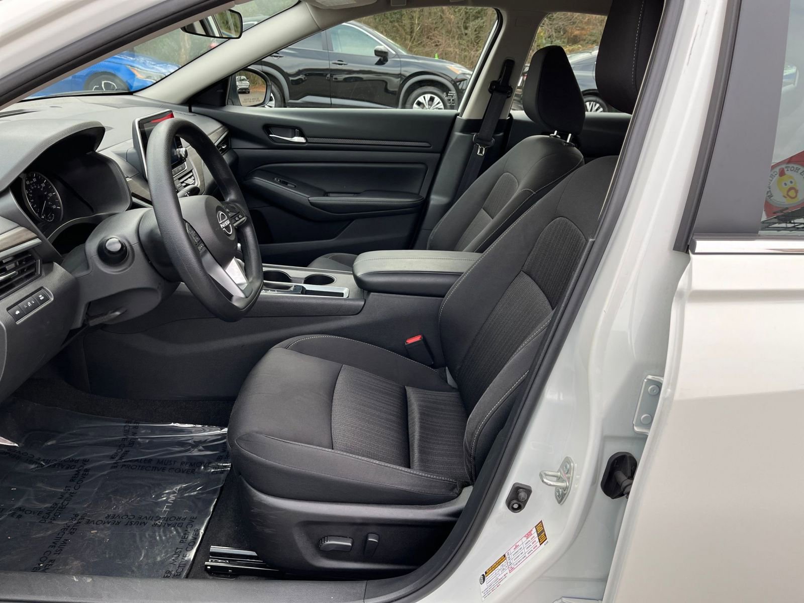 Used 2025 Nissan Altima 2.5 SV image 25