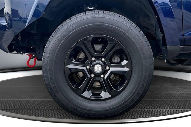 Used 2017 Toyota 4Runner SR5 Premium AWD/4WD image 32