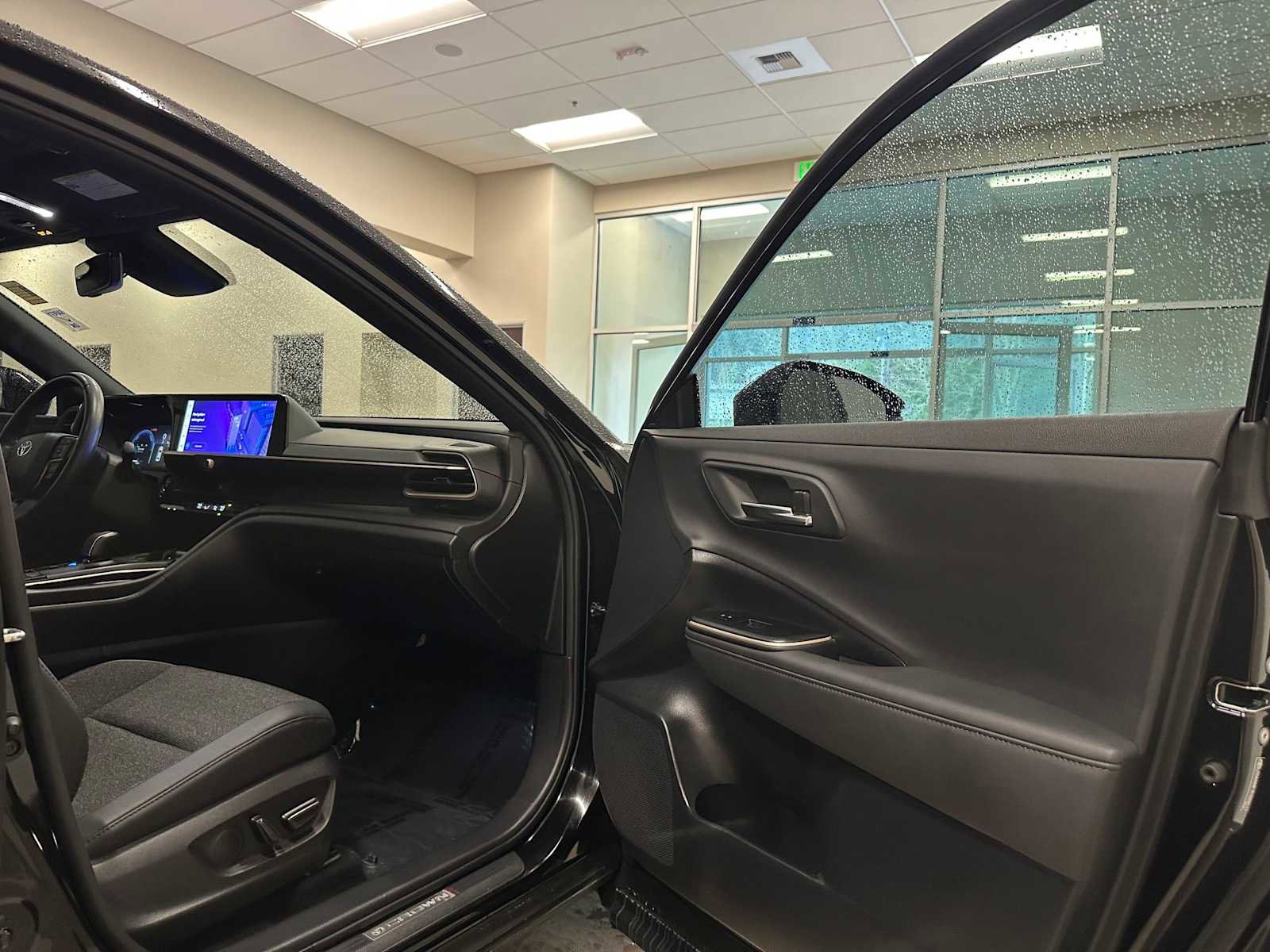 Certified 2023 Toyota Crown XLE image 28