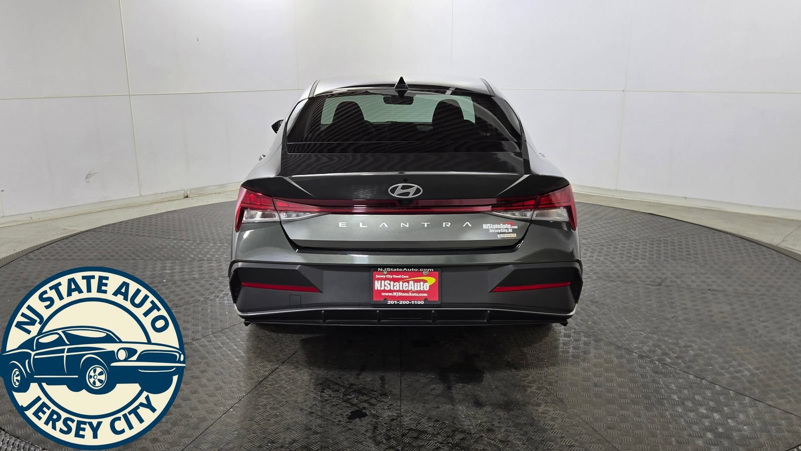 Used 2024 Hyundai Elantra Blue FWD image 6